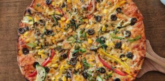 How-&-What-You-Can-Use-As-Pizza-Peel-for-You-on-lightningidea