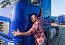 Roadside-Wonders-Tips-for-Memorable-Trucking-Adventures-on-lightningidea