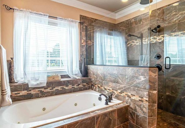 What Small Bathroom With Shower And Bathtub Designs Maximize Space And Comfort Effectively on lightningidea